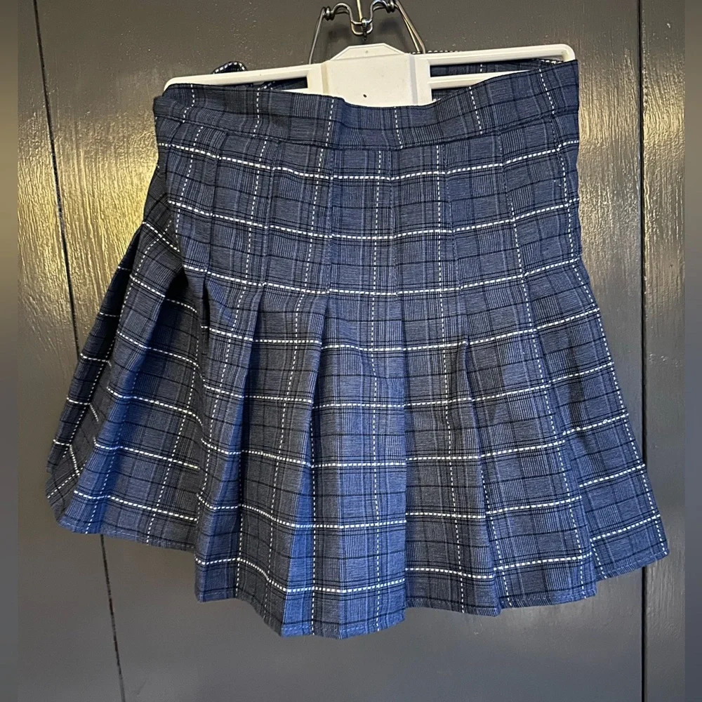 Girls 10 Blue Plaid Pleated Skirt - Picture 4 of 5